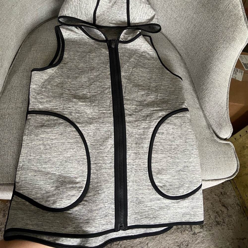 Lululemon reversible zip up vest - EUC - like new!